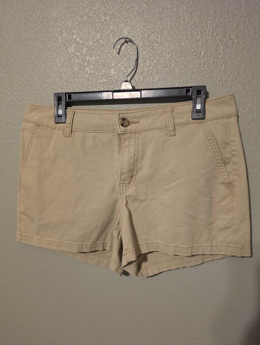 A.N.A Women's Classic Mid-Rise Tan Shorts